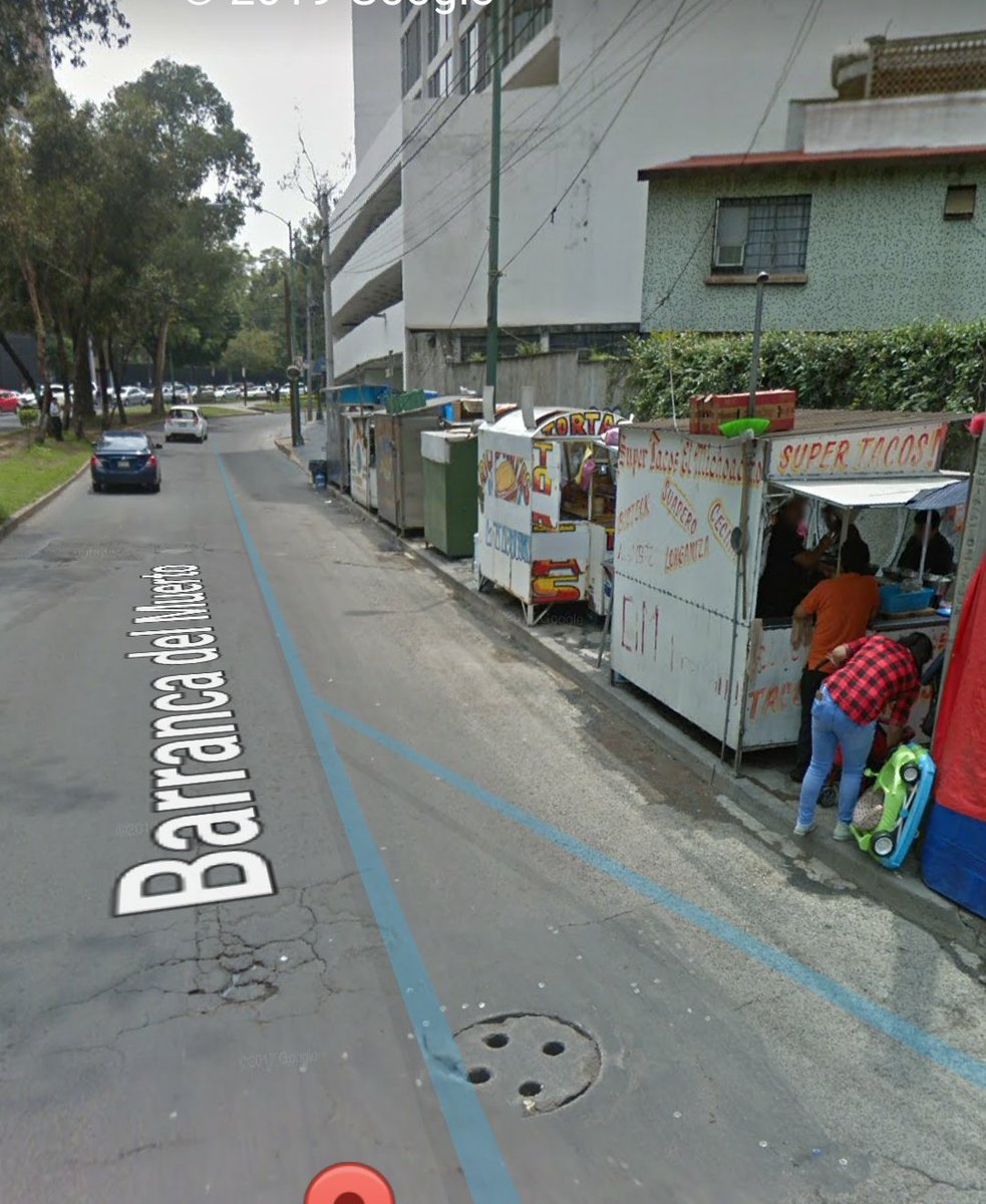 ElsaRodriguezC's tweet photo. La @BJAlcaldia está hasta el tope de puestos asquerosos!! Barranca e Insurgentes! No se puede caminar por la banqueta. 😠😠😠
@supercivicosmx @noambulatescdmx @rroba_yo @comejen2 @GoliatBJ https://t.co/VcY6GNftG5