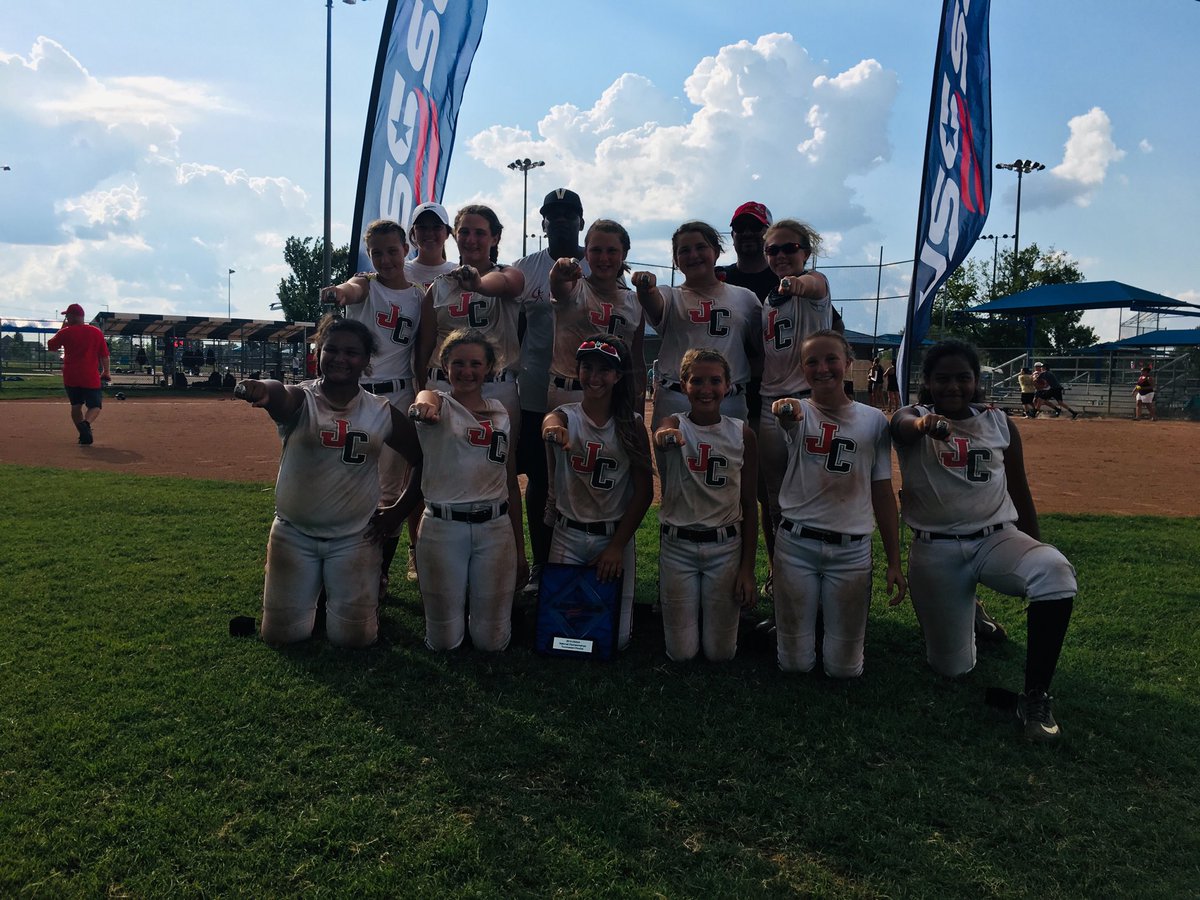 CCoachlyons7's tweet photo. Couldn’t be more proud of these girls and this team USSSA National Runner Up-all the adversity that they faced #LyonsStrong https://t.co/QOwD40IsKt