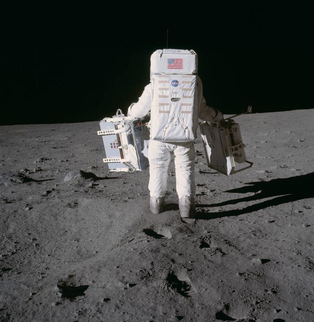 NASAMoon's tweet photo. During the roughly 3 hours that the #Apollo11 astronauts spent walking on the Moon, they set up instruments including seismometers &amp; a device to characterize solar wind. These were the first of many science instruments that astronauts deployed on the Moon. https://t.co/ZDpGsE0BZM https://t.co/1yEyv7jayF