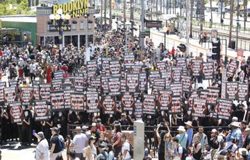 V for Vaccine Damage Protest at Comic-Con 2019 D_9cYKNXkAEVg1b?format=jpg&name=360x360