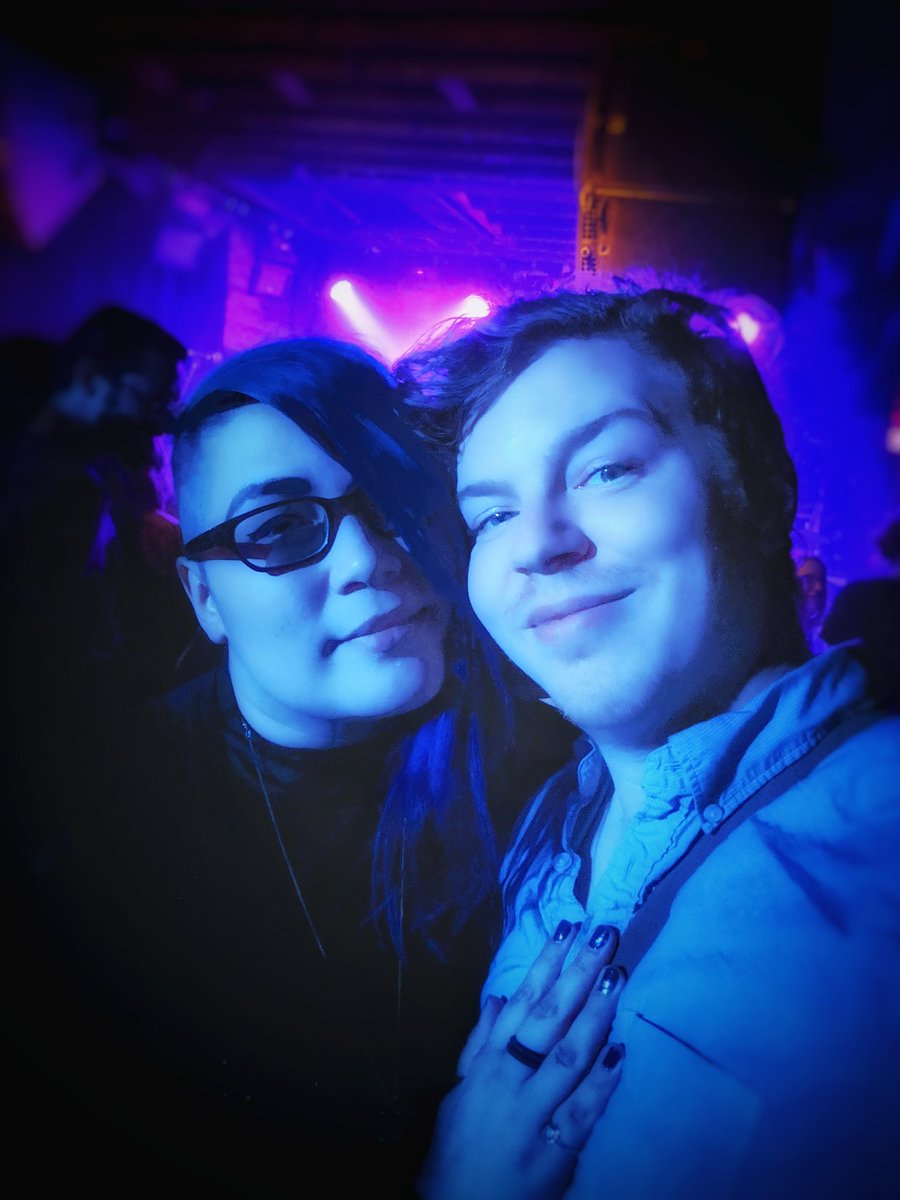 missjiru's tweet photo. #BackToLifeTour @iamsnowblood is a motherfucking magical girl and @thisisphangs is a cinnamon roll that made us feel all the things and ruined my makeup. Love you guys~ https://t.co/rMzOvU6yLT