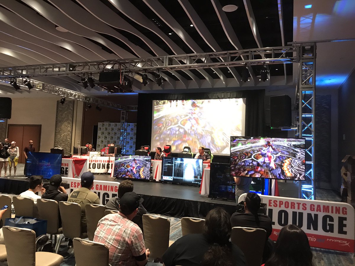 tclapstudios's tweet photo. Competition burns at the #eSports lounge here at #SanDiegoComicCon2019! @Comic_Con #SDCC2019 #SDCC #ComicCon #SanDiegoComicCon #ComicCon2019 #SanDiego  #SoulCalibur #BandaiNamco https://t.co/JFktavBXvv