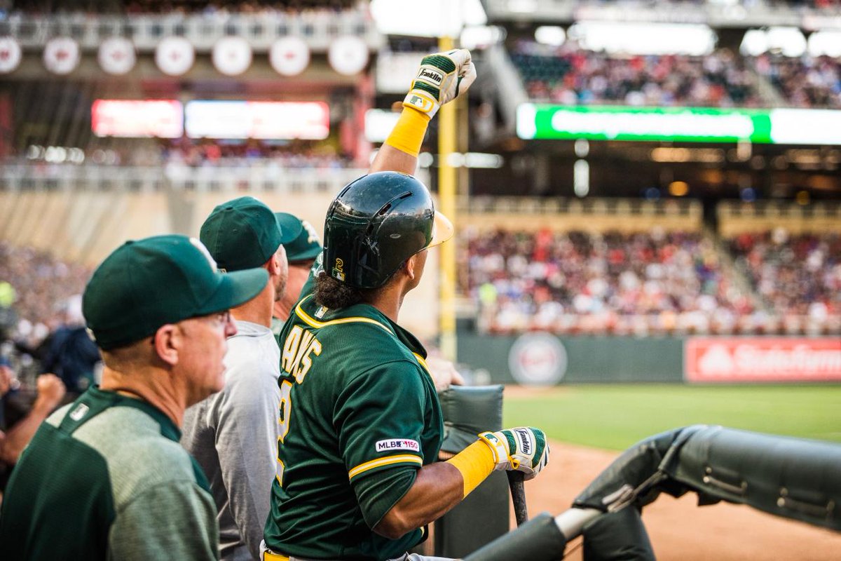 atleticos's tweet photo. ¡Vamos arriba! 👊 👊 👊

#HechoEnOakland https://t.co/HVTkPgjbmG