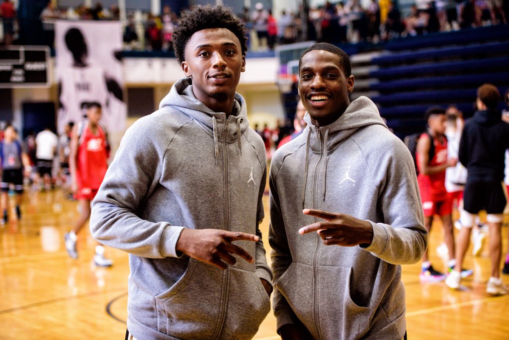 TyPhotog's tweet photo. Great to see @NewtonRamsHoops Alumni @H23Ash and @Nike_Beast23 and my guy @d_dotson1 at @CP3RisingStars today #CP3RS https://t.co/n1dQM5clFq
