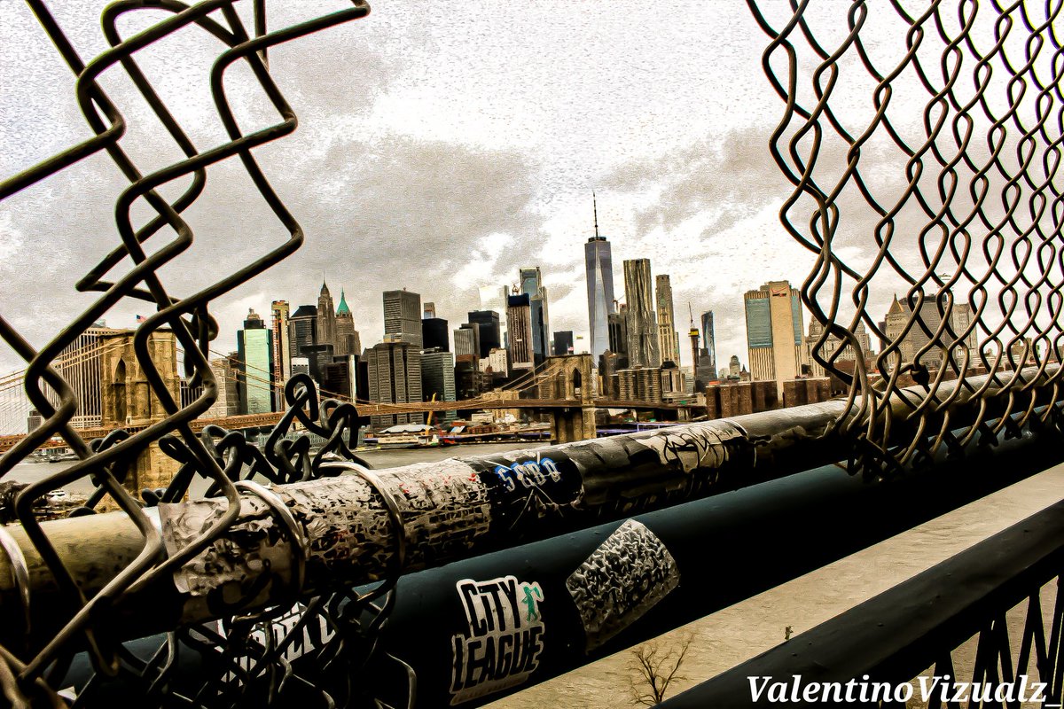 ' Doing what I can , so I can do whatever I can ' 

📸 #canonrebelsl1

#manhattan #nyc #newyork #newyorkcity #brooklynbridge #ny #usa #travel #newjerseytony #photography #love #bigapple #art #instagram #ig #newyorknewyork #instagood #streetbulliez #empirestatebuilding #newyorker