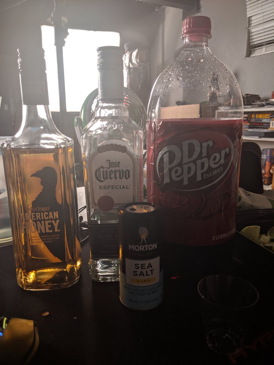 twitchkeonee's tweet photo. 🖥️Going live at 9:30 pm with another round of Sloshed Saturday

🖥️Playing @LeagueOfLegends Teamfight Tactics

🖥️Come hang out and say Hey!

#SupportSmallStreamers

https://t.co/Kxs5tiVpiC) https://t.co/Kxs5tiVpiC https://t.co/V83CSI4ou8