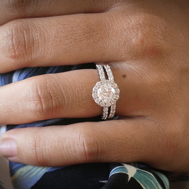 Leave A Comment If You Like Stacking Rings! 💬
✖️14K White Gold Ring With Stackable Ring ✖️
.
.
.
#greenleafdiamonds #maui #hawaii #lahaina #diamond #whitegold #jewelry #fashion #luxury #love #lifes...