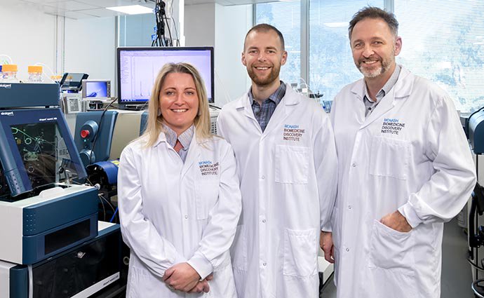 MonashUni's tweet photo. A more effective influenza vaccine is in our grasp thanks to @MonashBDI research that reveals the way forward. More from @NatureComms:
#MBDI https://t.co/2wDXsk6x5L https://t.co/8pkQazvxld