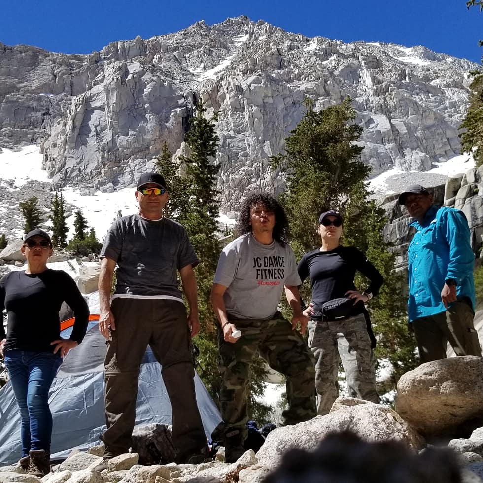 jcdancefitness's tweet photo. Outpost Camp Mount Whitney Trail #comogozas #juancarloschavez #comogozan #jcdancefitness #comogozamos #teamjcdancefitness #teamchavezjcv #lareinademivida #100porcientochingona #mmmmquericoeso #undiaalavez #toygoydito #toyviejillo #tulareinademivida #mountwhitney #mtwhitney #hike https://t.co/pvykSY663X