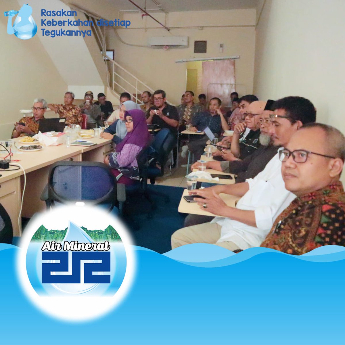 kopsyariah212's tweet photo. Suasana Sosialisasi Agen Air Mineral 212 wilayah Jabodetabek di kantor Divisi Bisnis KS212 Lt2. Bellanova Mall, Sentul City, Bogor. 
#ks212mobile #ks212 #212 #212mart #212Card #air #airputih #airmineral #amdk212 #koperasisyariah212 #sosialisasi #agen https://t.co/Zo8Jw0V4rN