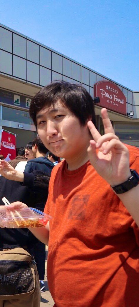 utakata_emo's tweet photo. 本日7/9はベース(サード)のわたいちくんの誕生日です！！

いつも明るく歌語を盛り上げてくれる愛されキャラですが、時にはまじめにみんなを引っ張ってくれる頼もしい存在です！😎

みんなから人気者の彼は一体何色でしょうか？？🎨🎨 https://t.co/NboqMv1kDr