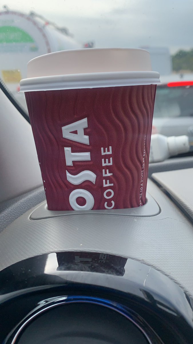 Wez888's tweet image. Today was the worst service I’ve ever had at #toddingtonservices @CostaCoffee @motoway today! Went in and only one serving at the back, come out and waited in the drive through with one serving, just to get a shit coffee, because this is not a cappacino. All this has took 30 mins