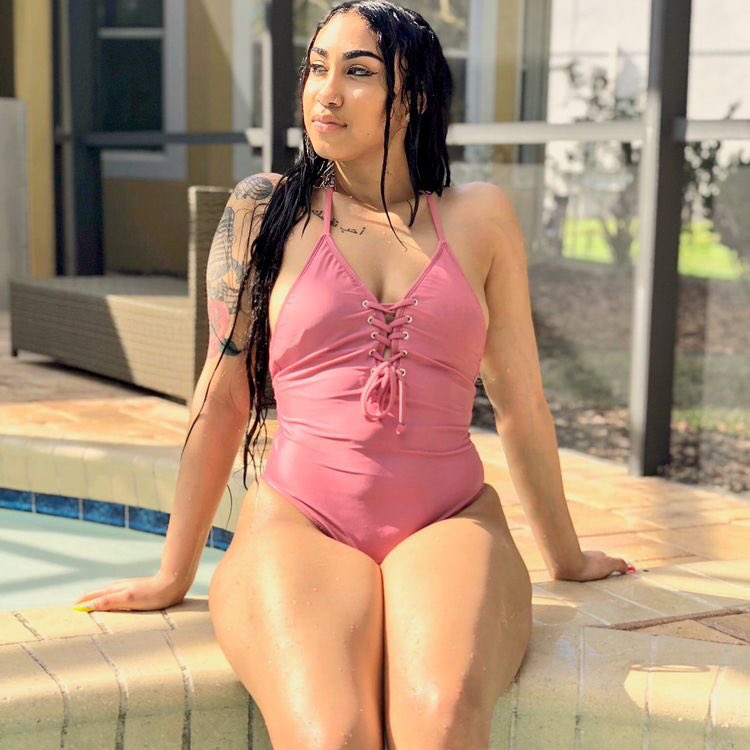 Chrissy curves. Curvy Chrissy 2020. Swimsuit Queen. Big things woman