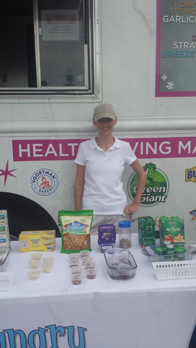 Mitshellroro's tweet photo. #lovemyjob #BrandAmbassador #EventsMarketing #events #Promotions #Hungry-Girl #Walmart #foodtruck #Louisiana  #Arkansas #Texarkana #branding #ProStaffer https://t.co/IvootqaLbt