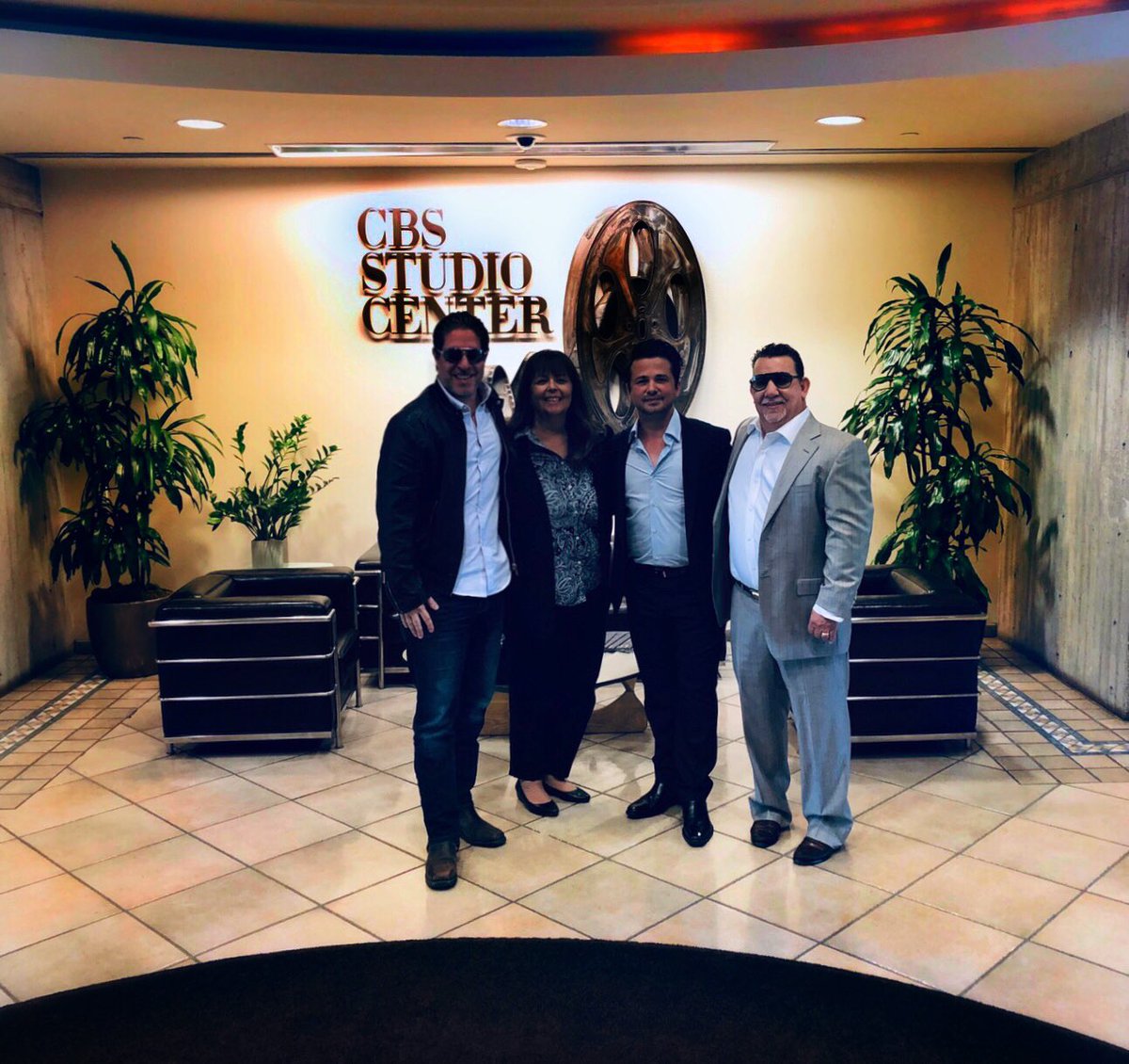LoriteFrancisco's tweet photo. TEAM WORK. 😎 💪 ✌️ 📺  At CBS Studio, with the dream team - producer extraordinaire Deborah Del Prete, @FreddyRdriguez and Bill Winett. #TVshows #series #storiesareeverything #teamwork #newprojects #newstories #lookingFWD #tothenextstep https://t.co/FBBHoTmVgl