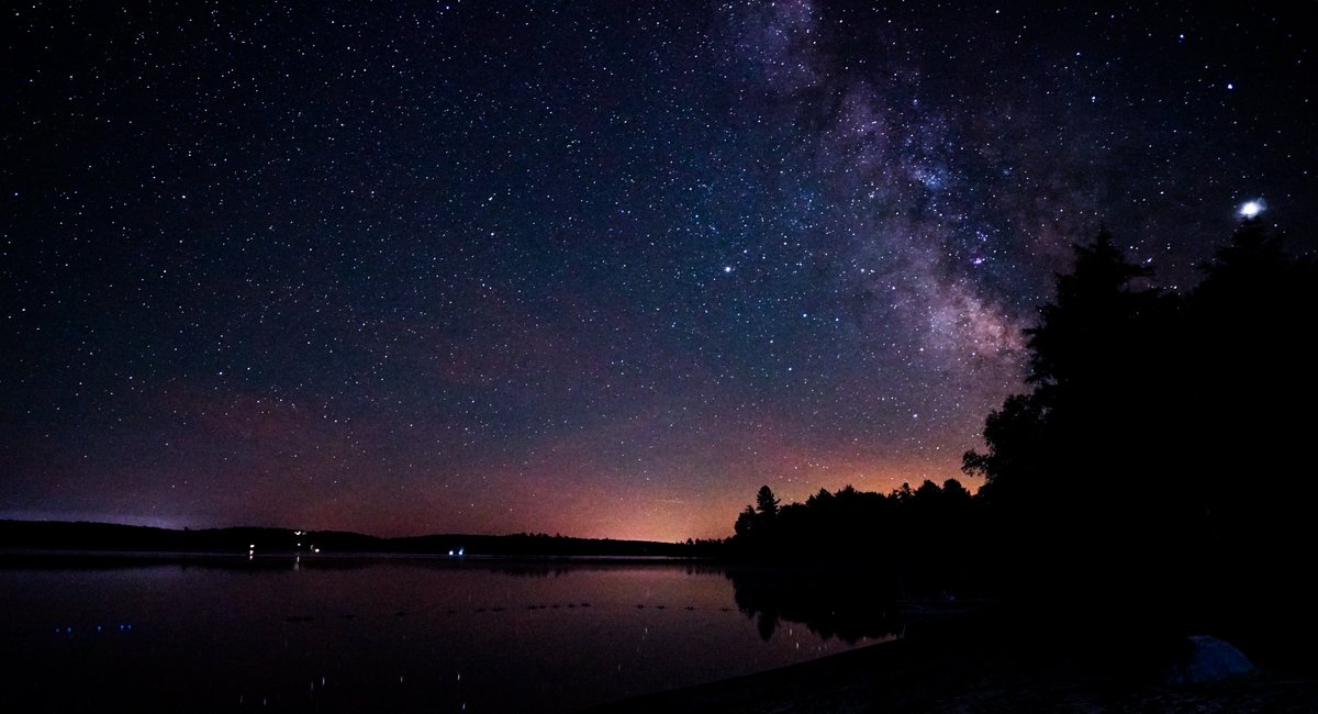 AutoGenerator's tweet image. I caught both Jupiter (bright on the right) and Saturn (just right of the middle) on Eagle Lake, Ontario. July 1st. Thought I'd share the view @Cmdr_Hadfield