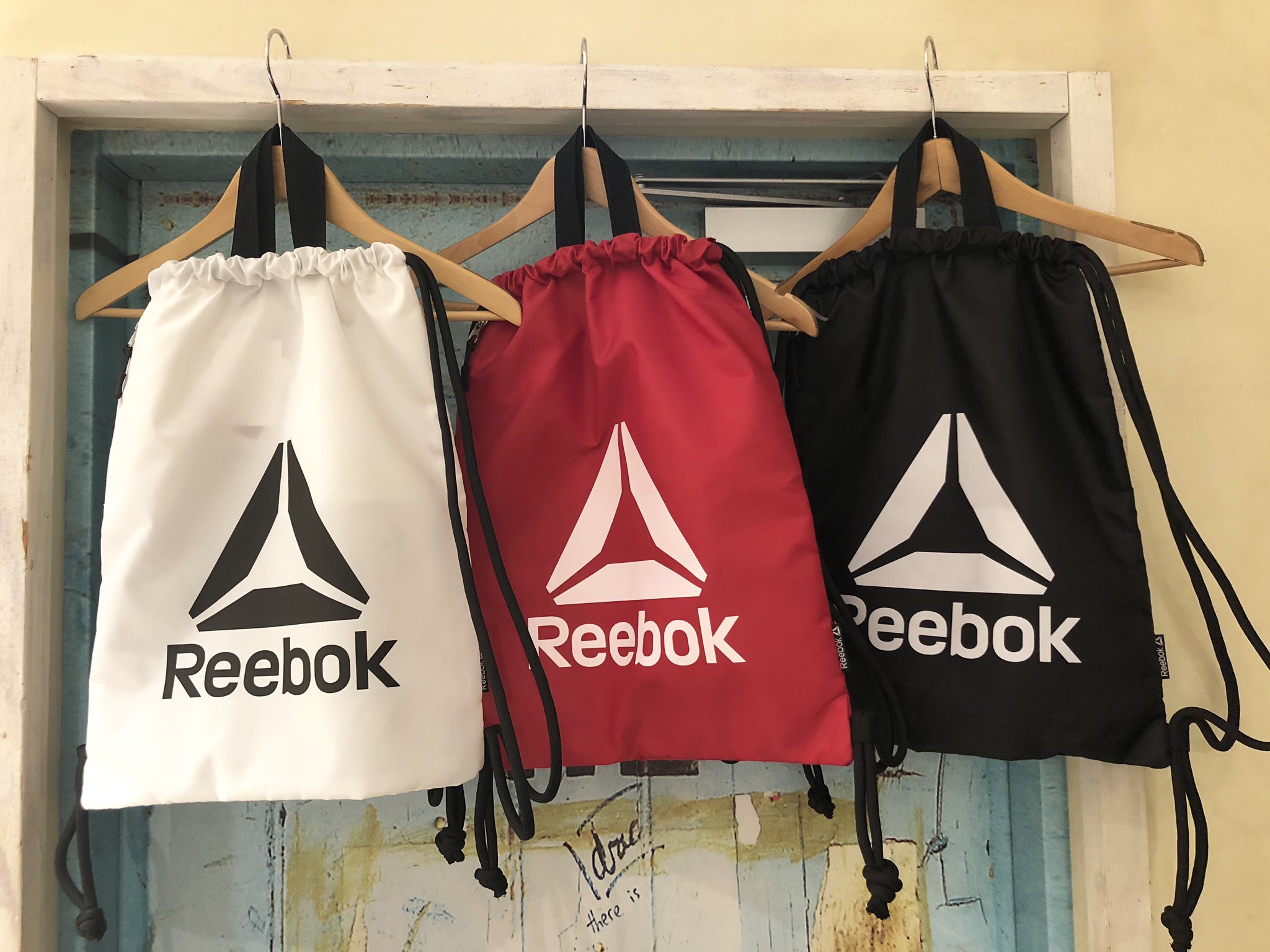 Wegoイオンモール盛岡南店 Reebok 各種ウエストバッグ 3990 税 ナップサック 2590 税 大人気のスポーツブランド Reebokのバッグたちが勢揃い ウエストバッグは 通常サイズとビッグサイズの2種類です Wego 盛岡南