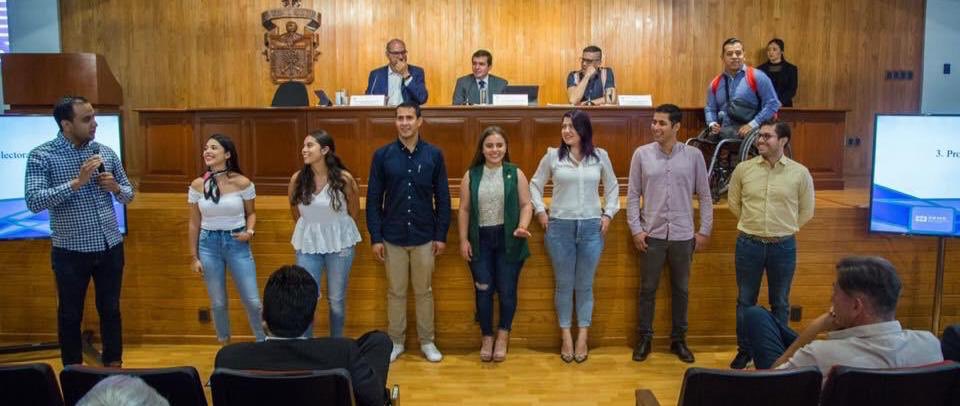 abrica_fernanda's tweet photo. Los estudiantes del @SEMS representan el 56% del total de alumnos de la @udg y en conjunto con @cesarbarba, Director General, desde la @FEU_UdeG  nos la vamos a rifar con el 100 % de nuestro esfuerzo. https://t.co/8VgtRuCmuw