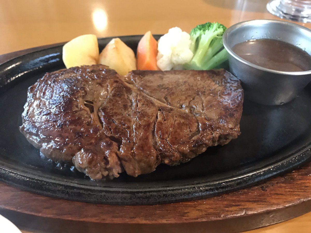 いけどん 安くて美味しいステーキ屋さん見つけた 千円ちょっとのステーキランチでも充分美味しい 1番高い特選飛騨牛ステーキは1万円超えするけどw 鶴ヶ島 ブッチャーランド