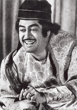 Happy Birthday to one of my favourite actors.
Sanjeev Kumar. 