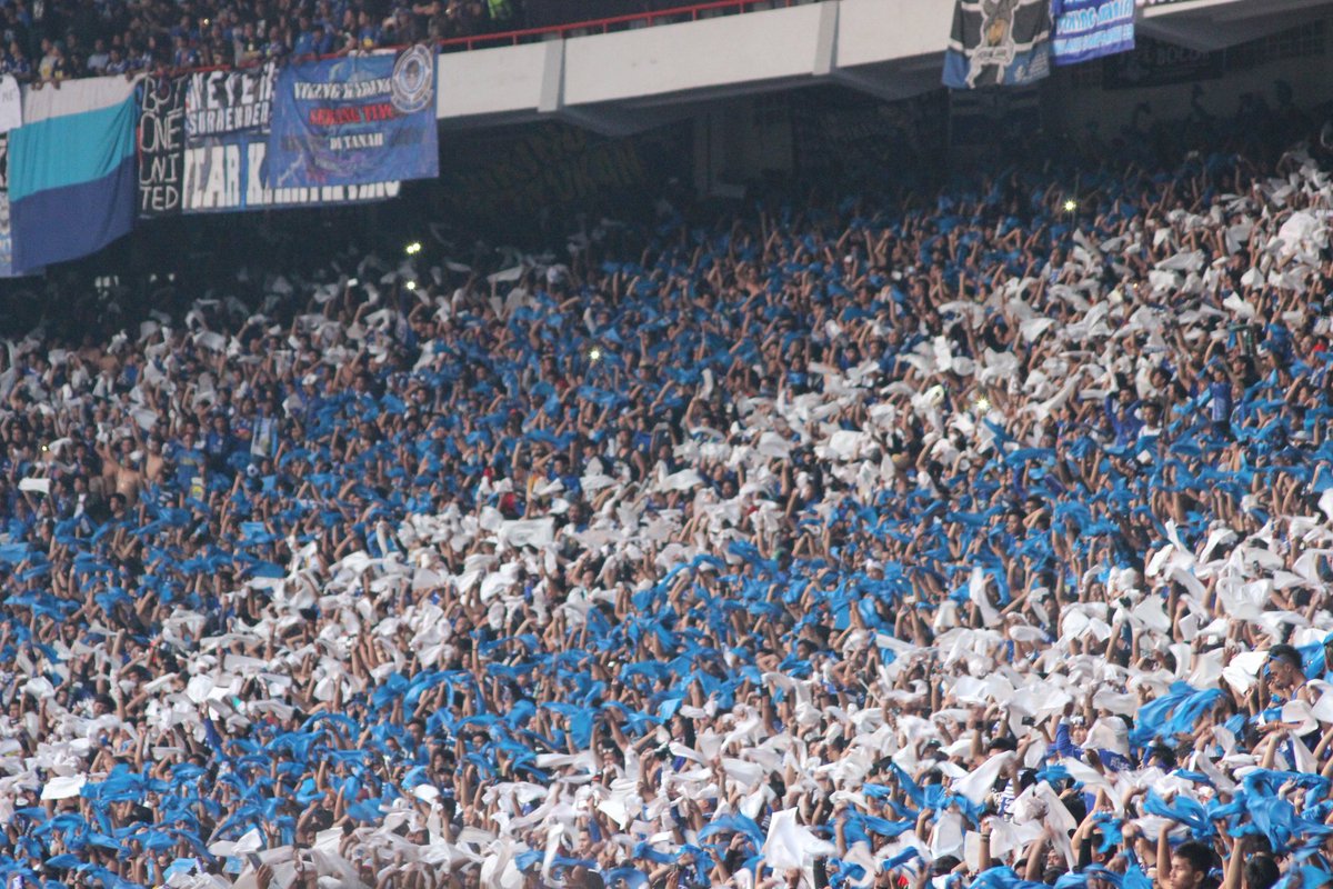 Doa kami hadir di setiap celah2 stadion GBK! Persib Taklukan Lawan! Mainkan atuh <a href="/teddy_tjahjono/">Teddy Tjahjono</a>