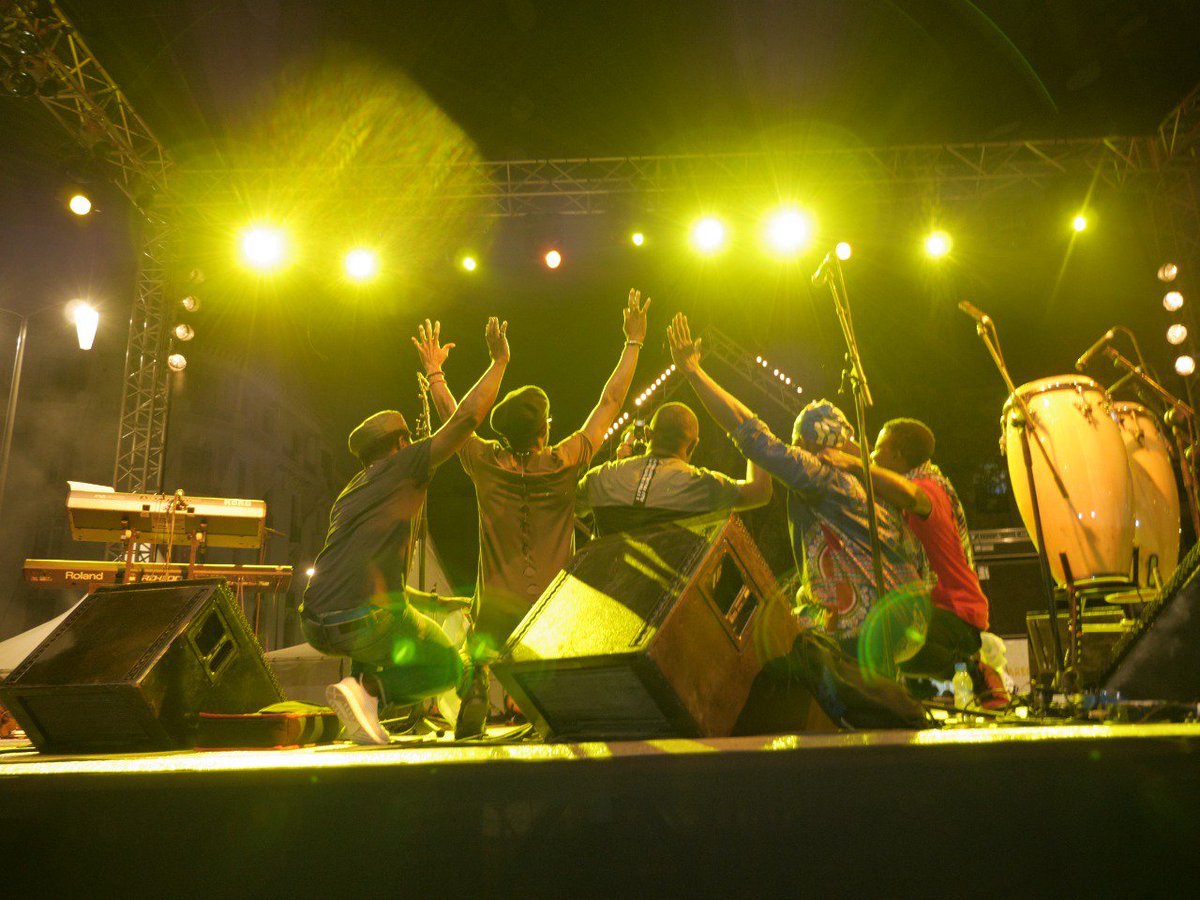 Musique en vente ! écoutez ! deezer.com/en/album/94605…