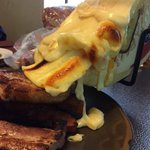 これは贅沢でしょ。ラクレットチーズが家にあるなんて!!!!!
