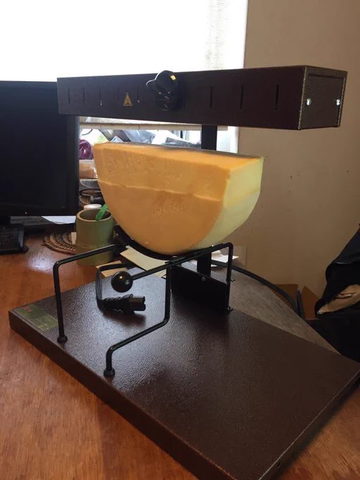 これは贅沢でしょ。ラクレットチーズが家にあるなんて!!!!!!!!!