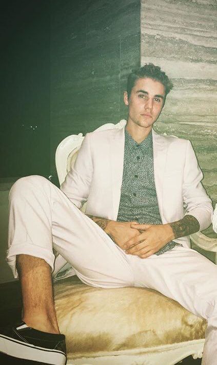 postsbiebers tweet picture