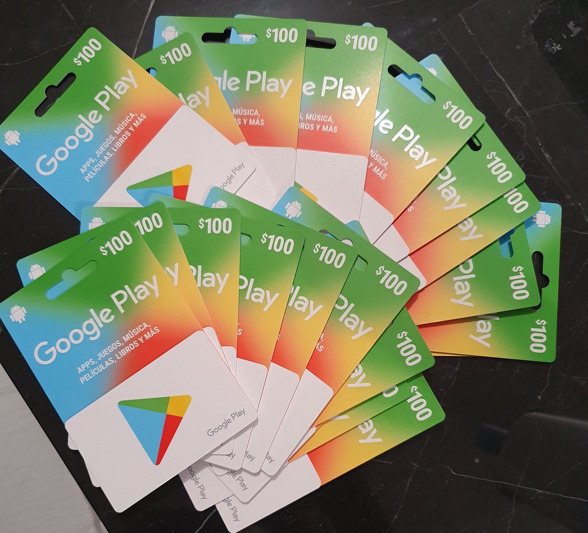 Rockstar_YT's tweet image. Sobran tarjetas aqui! se resortearan entre los que den RT y MG 🔁❤ suerte!! 🤑☘
Ganadores de sorteos pasados en breve les llegara su codigo 🥳