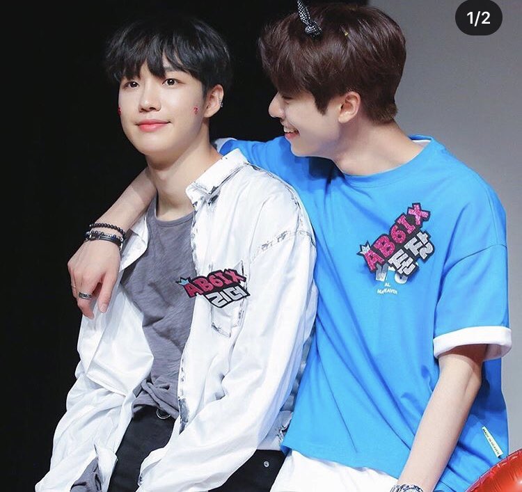 vei8official's tweet photo. VEI-8
✔️OFFICIAL LOGO T-SHIRT-SKY BLUE
#ab6ix #김동현 #에이비식스 #KIMDONGHYUN
.
.
https://t.co/gfGR4Bxlbw
.
.
#vei8 #베이에잇 #fashion #kpop #kfashion #idol #korea #koreabrand #streetfashion #style #cody #design #deisgner #designerbrand #brand #ootd #idollook https://t.co/uUZo2NZfYI