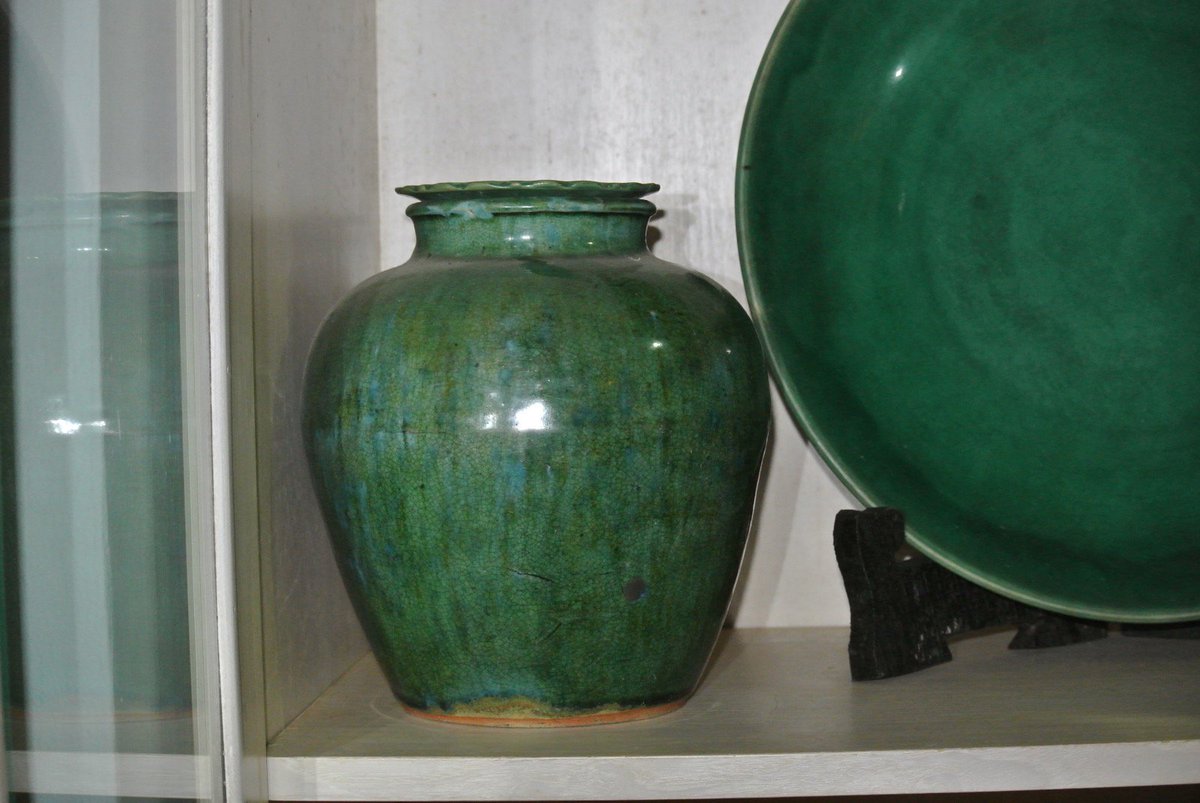 JakAdvrt's tweet photo. Barang Antik Dijual Piring Hijau Antik dan Guci Hijau https://t.co/n6VLPVNfsc #antiques #barangantik #jualbeli #piringantik #guciantik #piringhijau https://t.co/vQUk6hr2Tg
