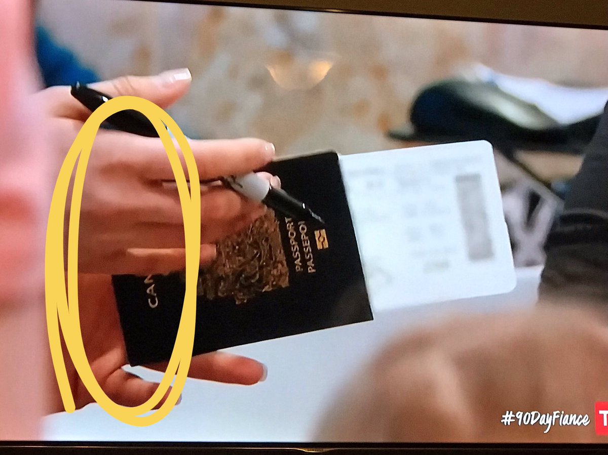 HarrietOleson1's tweet photo. PLEASE tell me I’m not the only person who noticed that Laura from Florida 🇺🇸 , going to move to Qatar 🇶🇦 with Aladin, has a passport from CANADA 🇨🇦
#90DayFiance #BringingWorkHome 😂 #CBP
@marypayne2 https://t.co/Nc9htiR8YP