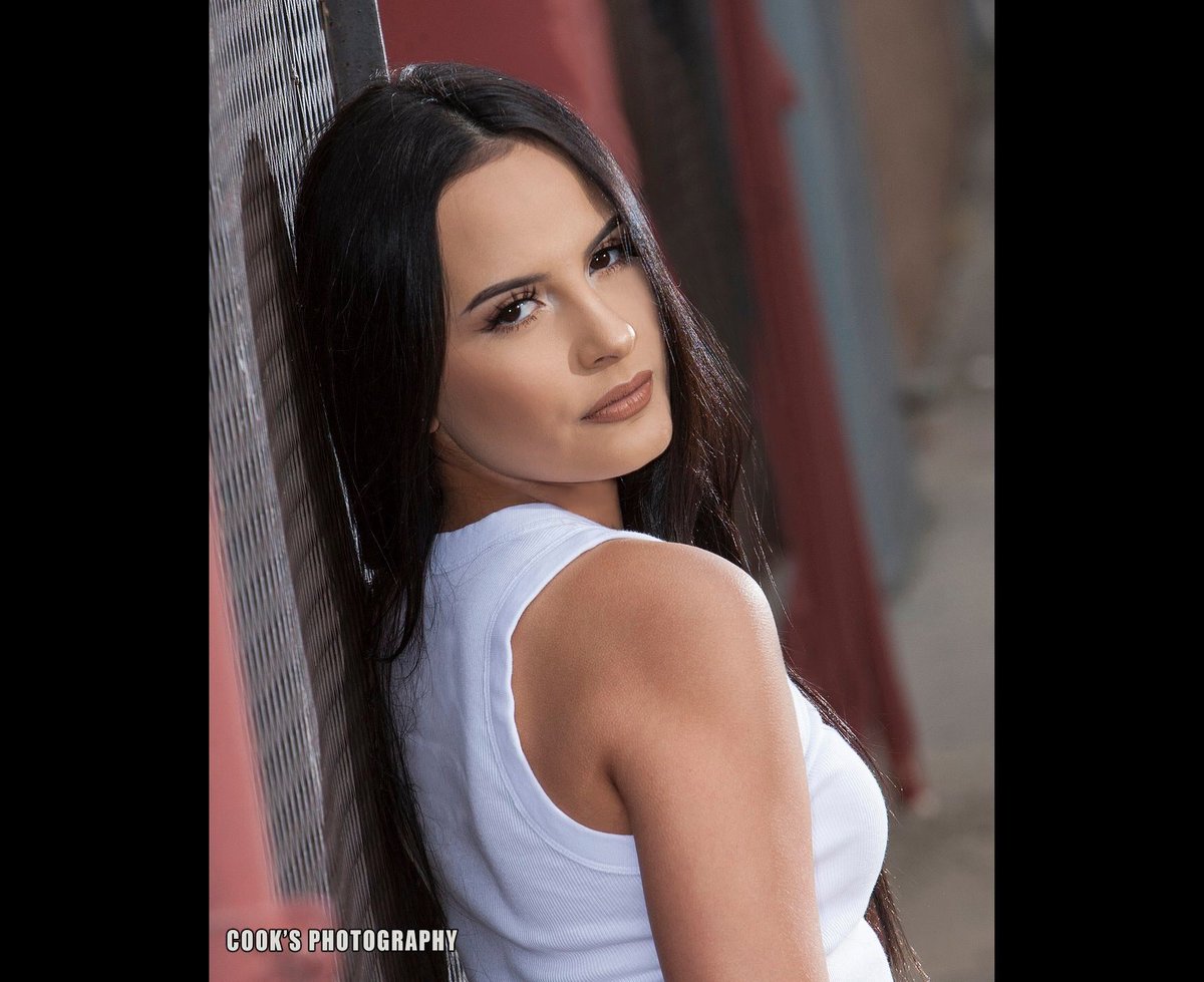 Cooksphoto's tweet photo. Notre Dame High School 2020 senior portraits in Toro Park. #notredamehighschool #notredamesalinas #seniorinspire #seniorpictures #seniorportraits #seniorphotographer   #portraitphotography #portraitphotographer #classof2020 @notredamehighschoolsalinas @JadePalafox https://t.co/5yNLIYAgSE