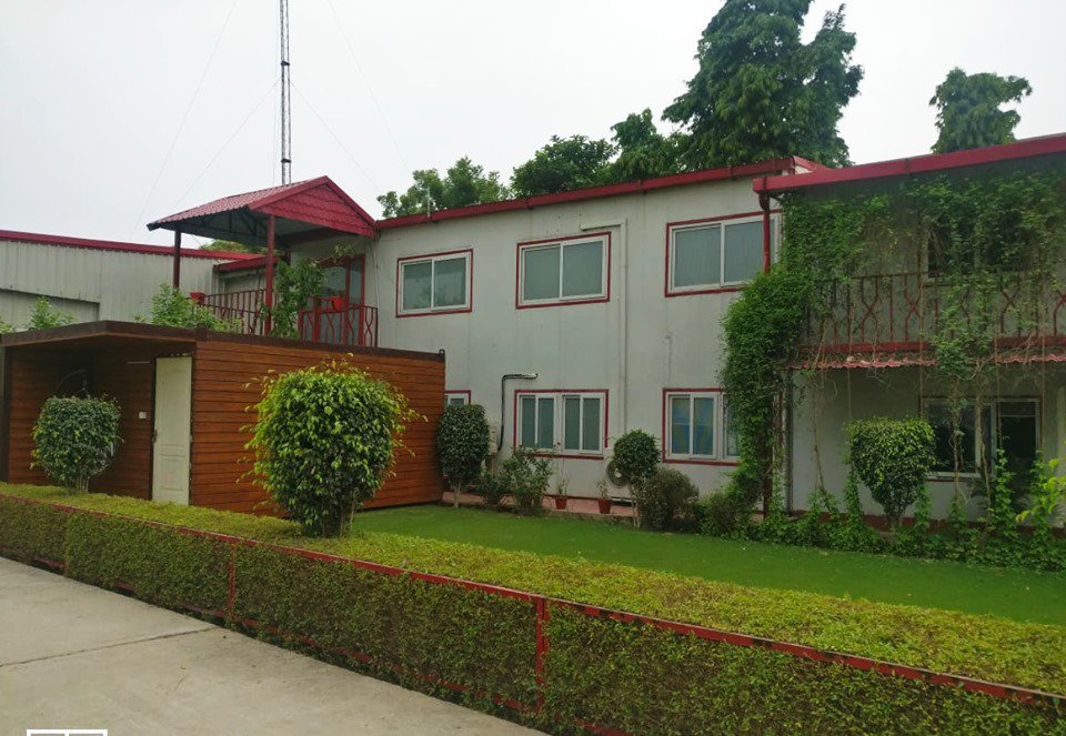 MDIPL1's tweet photo. Not only we customize the exteriors of our custom built modular buildings, but we customize the floor plans as well to suit your needs. Overall our work is 100% customizable as per the aesthetics and specifications.
#modularbuilding #officecontainers #cabins https://t.co/ub5IA8qLoT