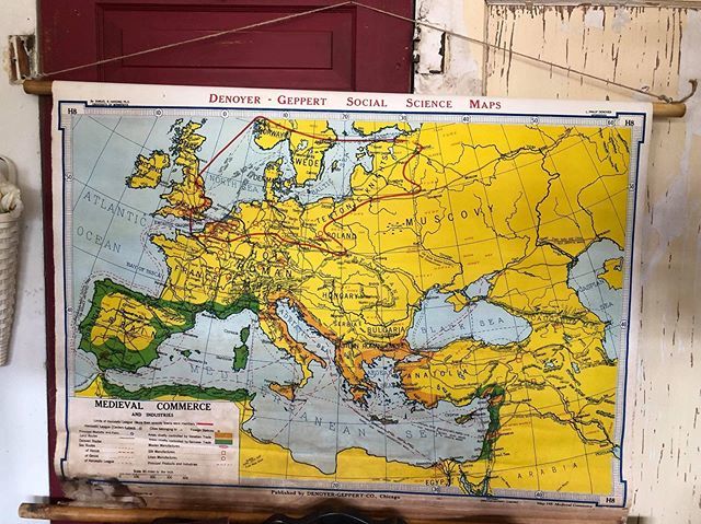 RustandRosesTx's tweet image. Vintage school map of Europe. 41” x 33”. $75 #schoolmap #map #vintage ift.tt/2LbXHdk