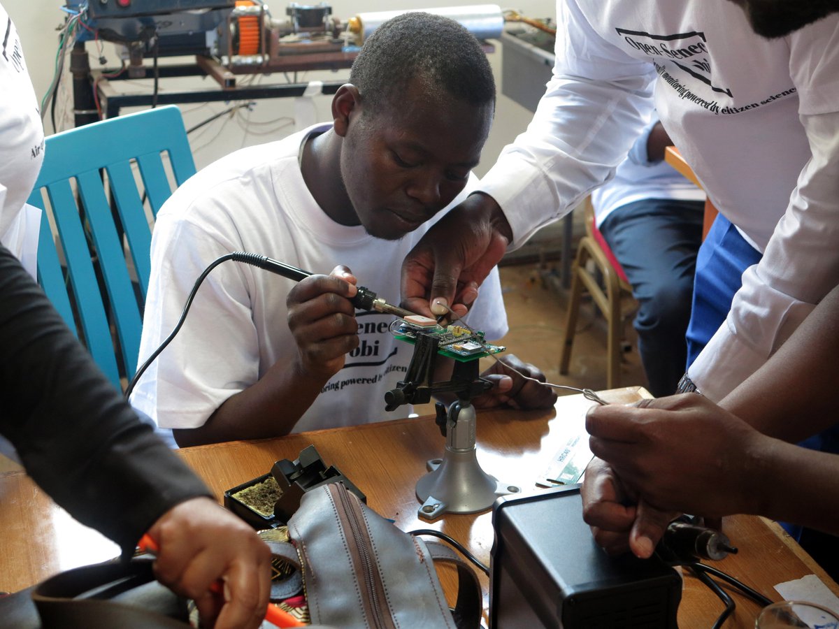 UNHABITAT's tweet image. Nairobi residents built low cost air pollution sensors &amp;amp; learned to analyze them. 
These devices are travelling the city on bicycles, motorbikes, taxis &amp;amp; matatus monitoring the air quality for 30 days. 
🚴‍♀️ 🏍️ 🚕 🚐
We cannot wait to report the results!
new.unhabitat.org/citizen-scient…