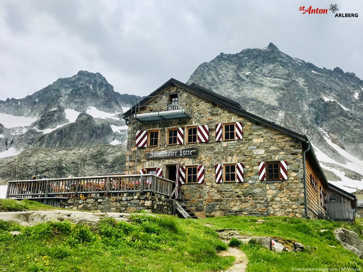 StantonReview's tweet photo. Do you like what you see? Then hiking up to the Darmstädter Hütte should be your goal today. Enjoy!
#stantonamarlberg #darmstädterhütte #hikingadventures #alpenwelt #alps #nature #mountains #amazingaustria #europe_vacations #real #nature #austria 📸 IG @meggi_mu https://t.co/MREbmLzt1y