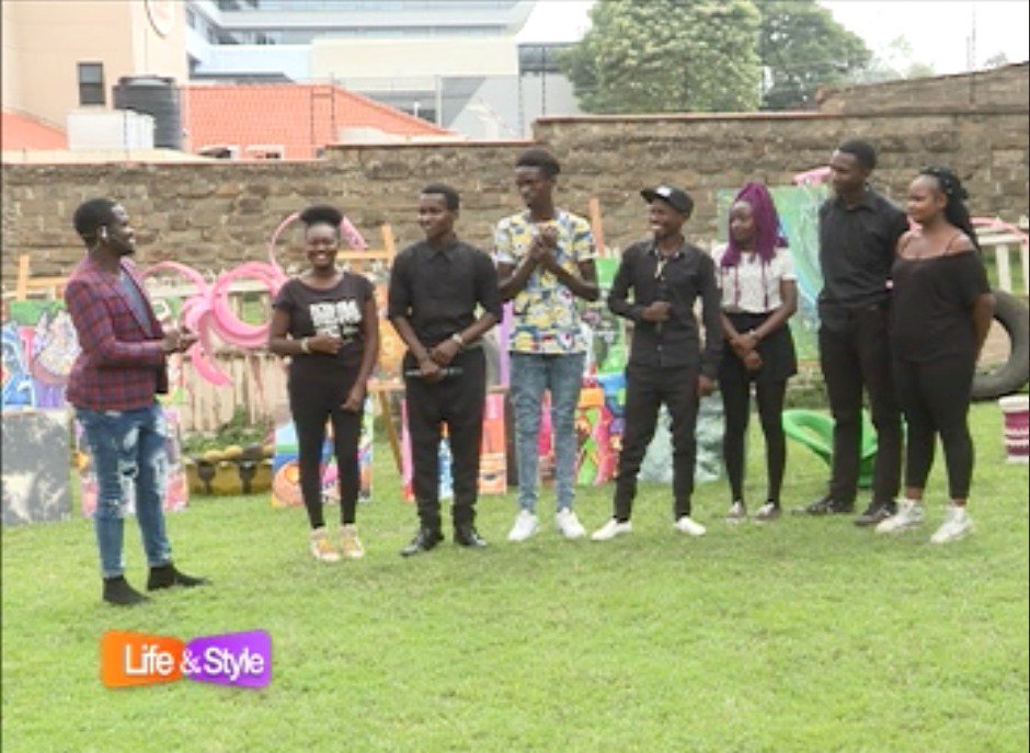 merlenecherus's tweet photo. #RT @KTNLife_Style: RT @MakoraniJunior: #ArtisticTuesday
#KTNLifeandstyle
@voiceChordA_capella
@brian_aseli
@ezantopoet
@MakoraniJunior
@lifeprobe123
@shankiaustine
@waweru_jk
@karugakevin
@dickysmiley1
@kenya_yam
@nakuruplayers 
@raccemaurice
@Prnxiness… https://t.co/W2meptEz91