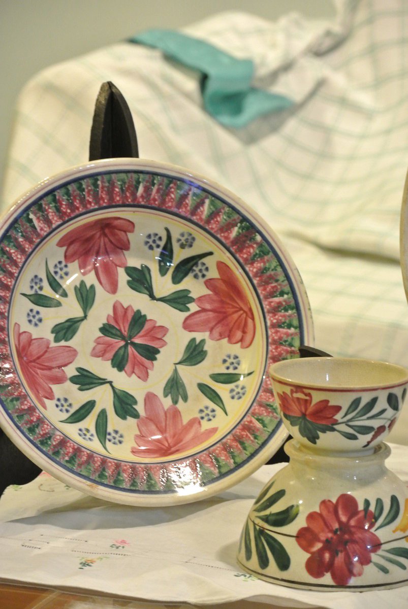 JakAdvrt's tweet photo. Barang Antik Dijual Piring Dan Mangkok Antik Motif Bunga https://t.co/epLPL4UEgN #jualbeli #barangantik #antiques #piringantik #guciantik https://t.co/OE283xmNQ6