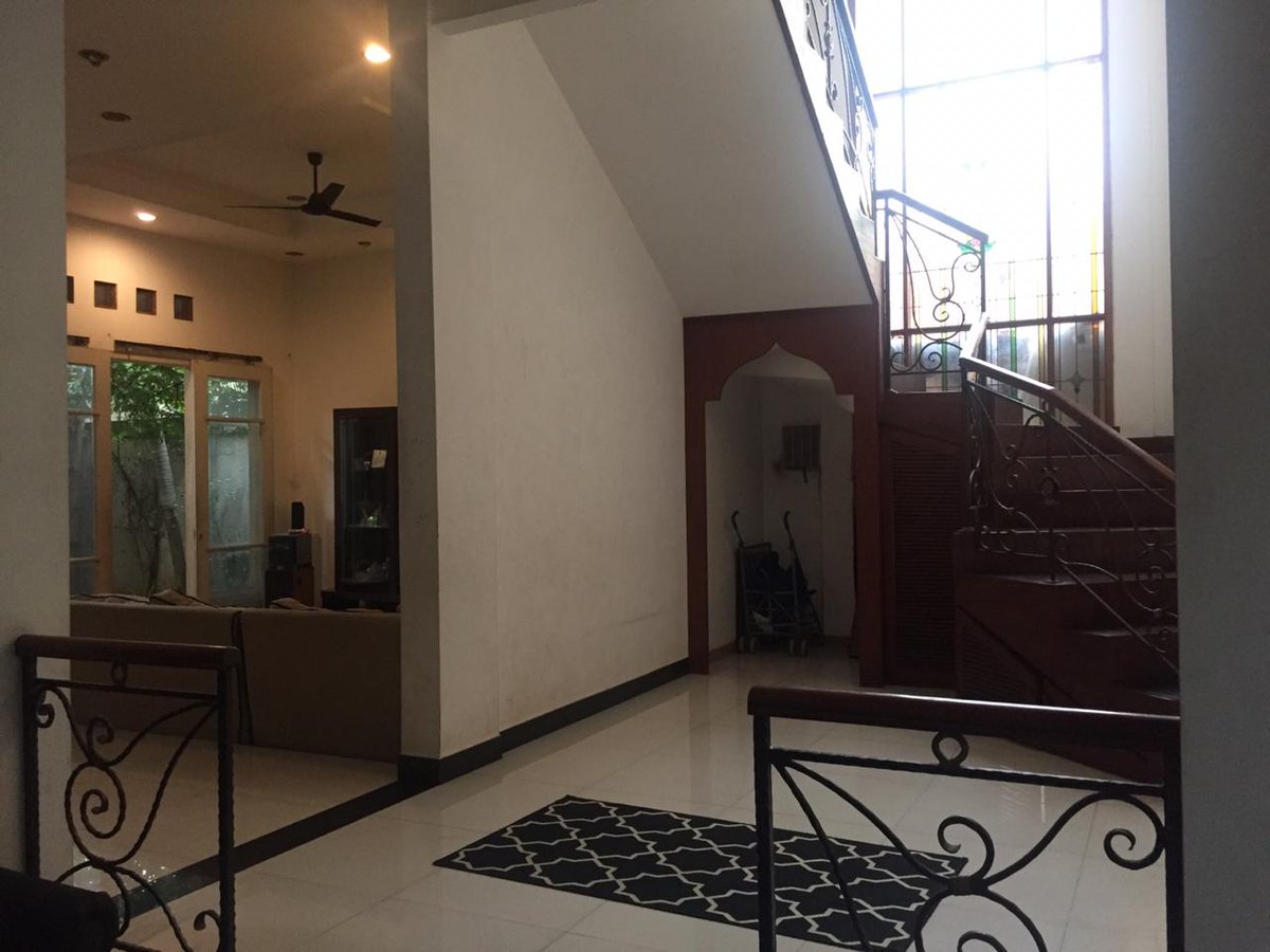 JakAdvrt's tweet photo. Rumah Dijual di Bintaro Sektor 2 JUAL CEPAT https://t.co/ra4BU8gyxh #juabelirumah #propertyjakarta #bintaro #jaksel #rumahbintaro https://t.co/J4D659FGkf