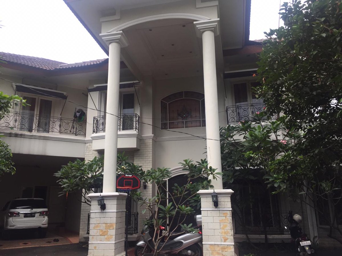 JakAdvrt's tweet photo. Rumah Dijual di Bintaro Sektor 2 JUAL CEPAT https://t.co/ra4BU8gyxh #juabelirumah #propertyjakarta #bintaro #jaksel #rumahbintaro https://t.co/J4D659FGkf
