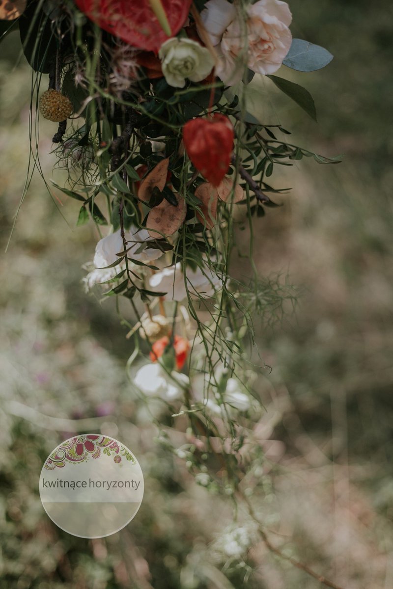 MonikaBebenek's tweet photo. Za mną ostatni zjazd #florysty, kogo teraz poznam? Kto odważy się spełniać marzenia? Natura, rozwój i kwiatowy design i dużo emocji toczeka na Ciebie na moich zajęciach.
Zapraszam
Monika
#kwitnącehoryzonty #szkołaflorystyczna #opole #rozkwitajznami #floraldesign #monikabębenek https://t.co/P1BN9IghJQ