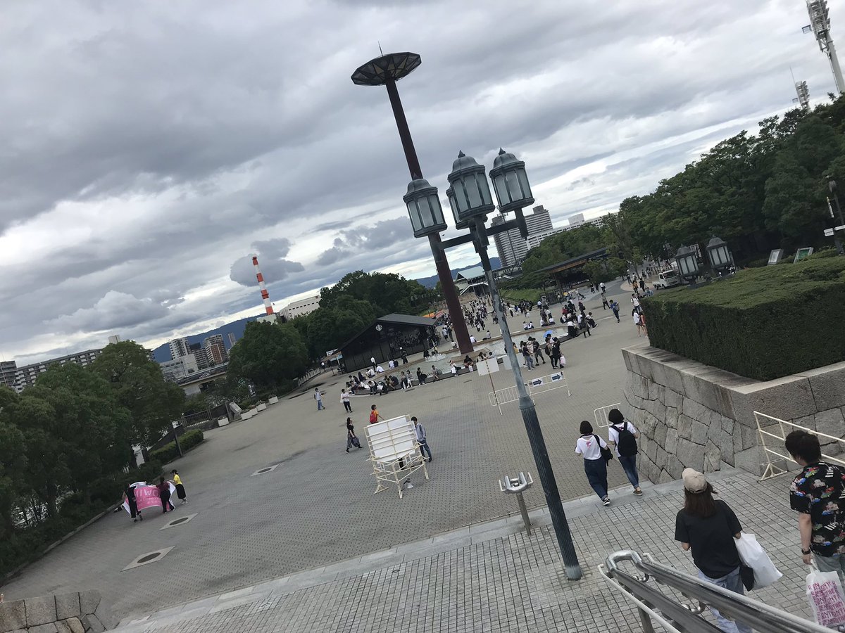 oinu__sama's tweet photo. 自分の誕生日に大好きなバンドのライブに行けるなんて思わなかった。最幸 https://t.co/Z3MryacS4E