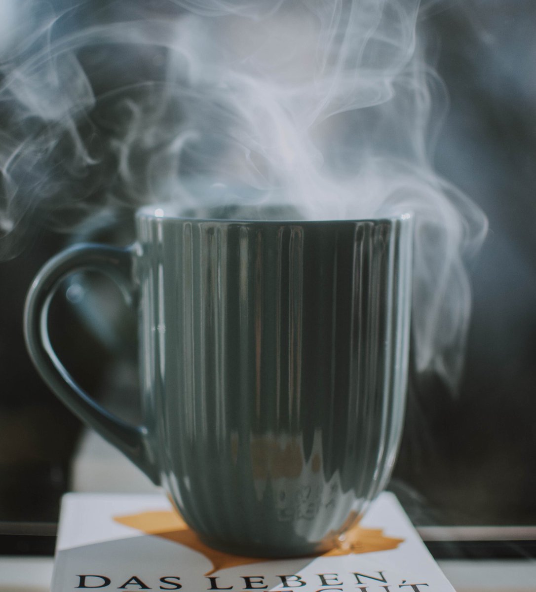 With all this cold weather it's a good time to get a cuppa, stretch your legs and #quitthesit 🤸🏽‍♀️☕️