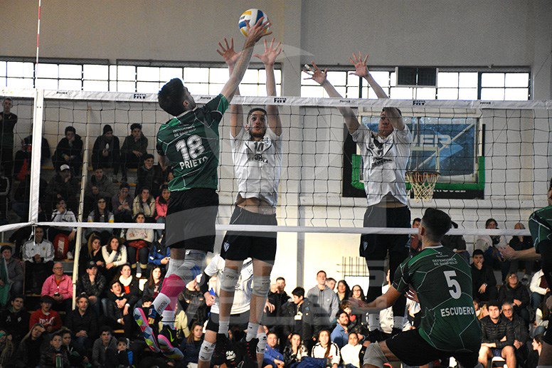 ¡Ahora sí! El álbum de la #SuperFechaSub19 de <a href="/metrovoley/">FMV</a> en nuestro Facebook está completo 😄

Pasá y mirá las más de 350 fotos de la jornada final de Nivel A en <a href="/DEFEdeBanfield/">DEFENSORES DE BANF</a> 👇

facebook.com/pg/somosvoleyw…