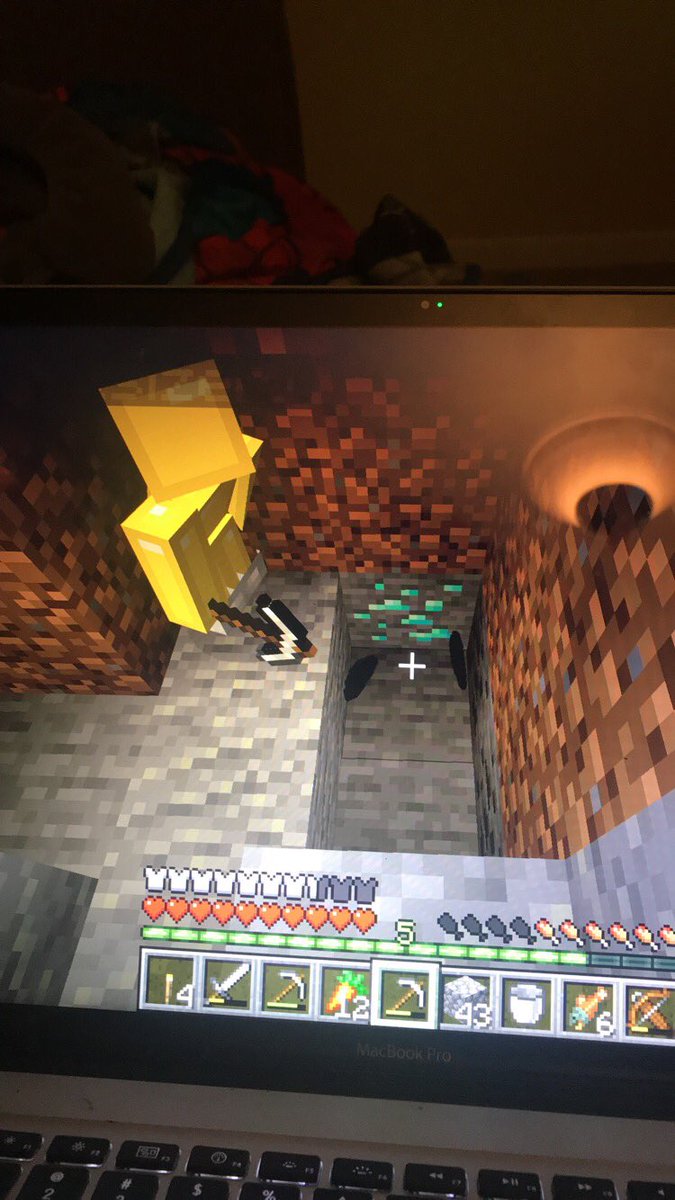 frogluvr45's tweet image. always mine the coal