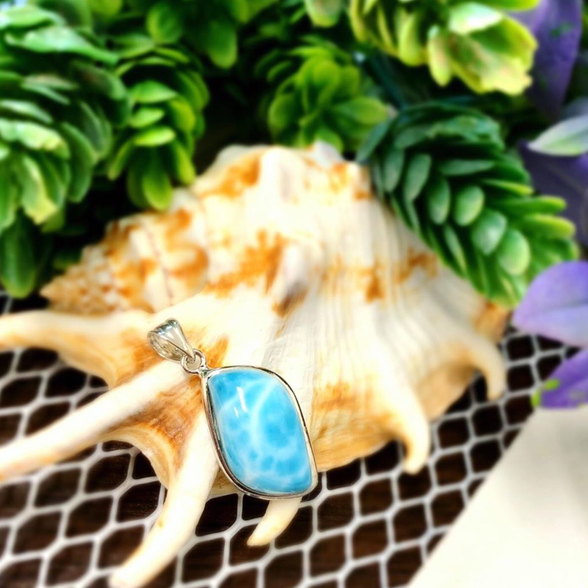 monpetit_ange's tweet photo. #ラリマー まだまだたくさんあります💍❤️
リングだけでなく、ペントップ、ルース、ブレスレットなど🌻💕
#天然石 は世界に2つとない模様が本当に魅力的ですね😍❤️

見てるだけでひんやり涼しい〜⛄️💎

購入希望の方は #インスタ こちらから飛んでください💁‍♀️ https://t.co/PkEQmwuMJK https://t.co/Y58mZrbESL