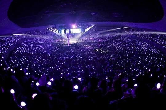 agustdaddddy's tweet image. Remember when Taehyung said this in their first V live appearance? Look at them now, breaking records, solding out the biggest stadiums in the world also with the help of ARMYs. Legends only.
#6yearswithARMY #ARMYwithBTS