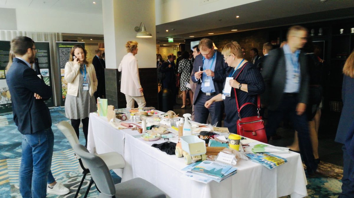 biovoices's tweet photo. Live from #EUBIOSCENE19 in #Helsinki 🇫🇮
 
BioART Gallery and exhibition of bio-based products #BioeconomyCommunication https://t.co/hkCGZP3Eho